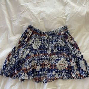 High waisted skirt with pockets